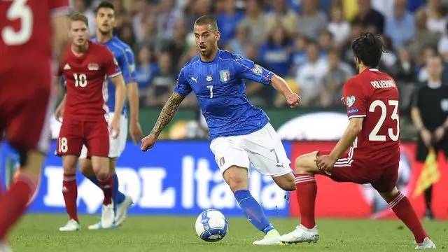 用强有力的 用强有力的